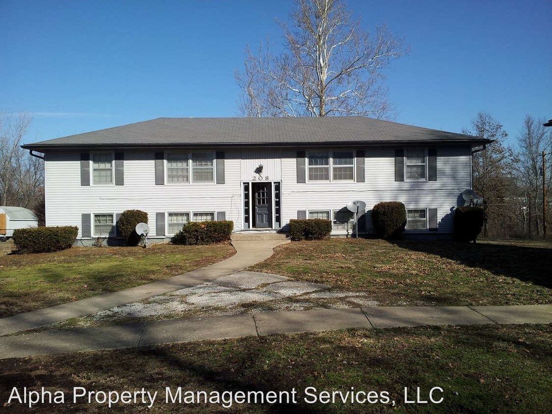 206 N Grant Ave, Knob Noster, MO 65336 Condo for Rent in Knob Noster