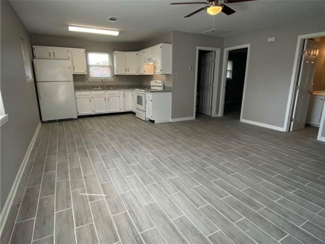 Foto del edificio - 2814 Pakenham Dr