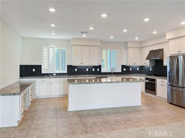 Building Photo - 26909 Pathfinder Ln