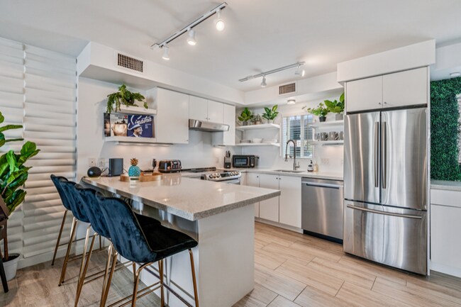 Foto del edificio - 7601 E 2nd St