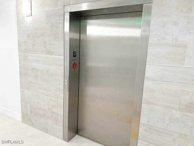 Foto del edificio - 15901 Pointe Cir