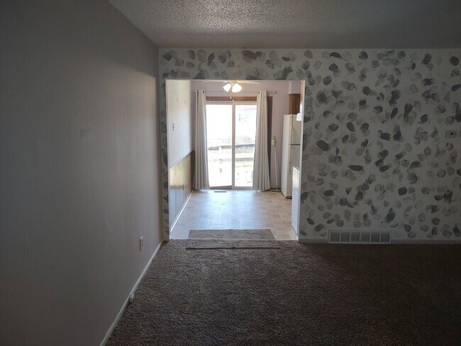 Foto del edificio - 6120 Campus Park Ave SE