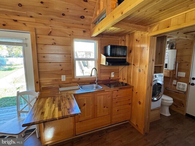 Foto del edificio - 12 W Loudoun St