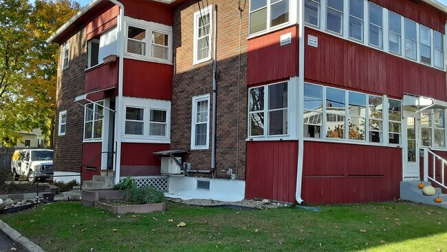Building Photo - 173 6th St