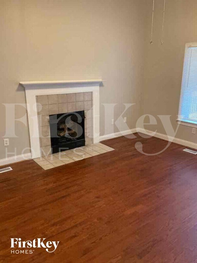 Foto del edificio - 811 Willow Ln