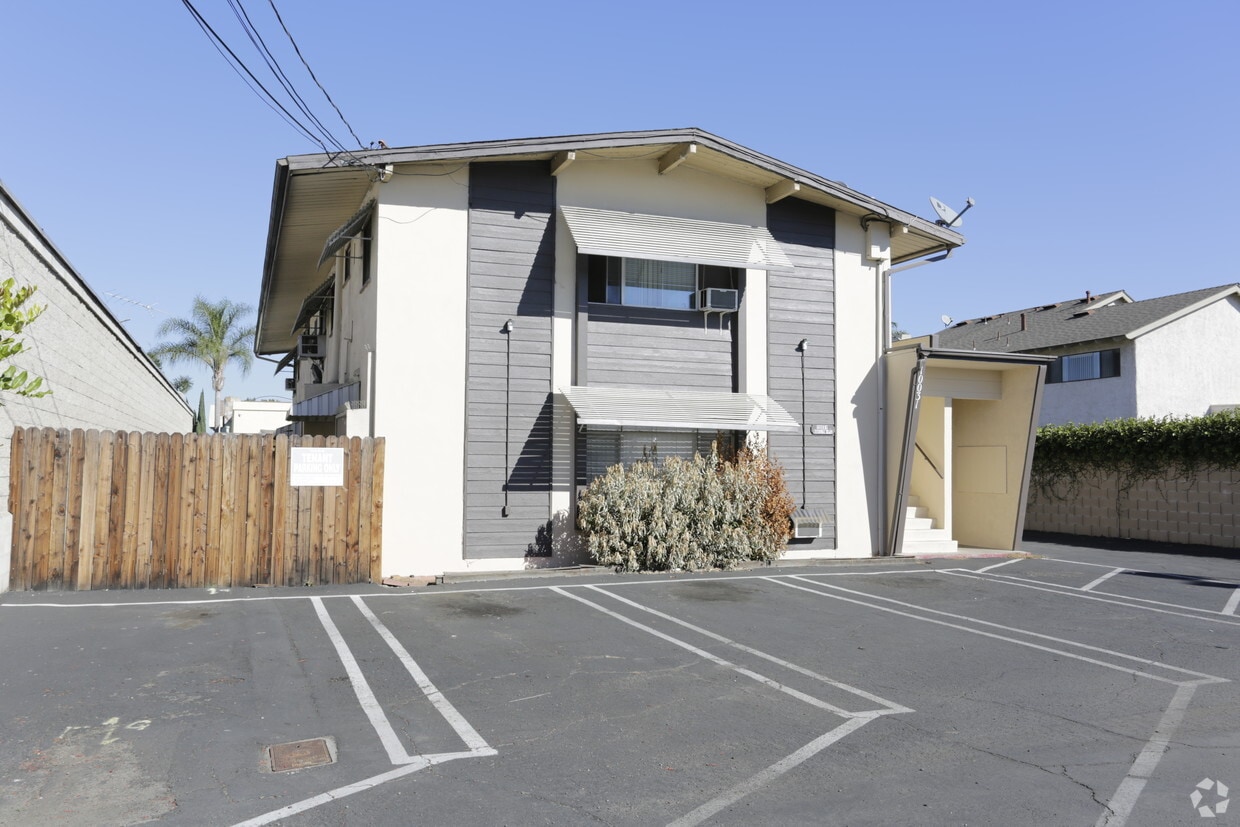 Building Photo - 10031 Raelyn Pl