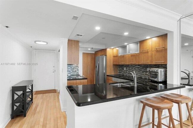 Foto del edificio - 1717 N Bayshore Dr