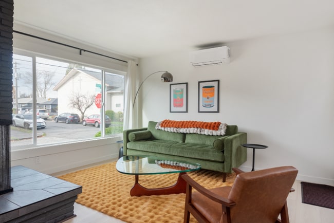 Photo - 5134 NE 22nd Ave Apartment