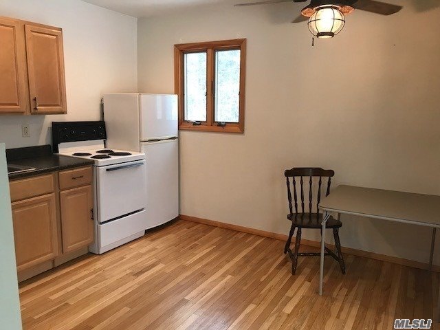 Building Photo - 19 Wintergreen Dr