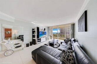 Building Photo - 9341 Collins Ave