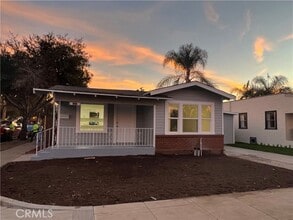 Building Photo - 600 W Wilshire Ave