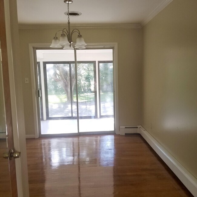 Foto del edificio - 6139 Powhite Farm Dr
