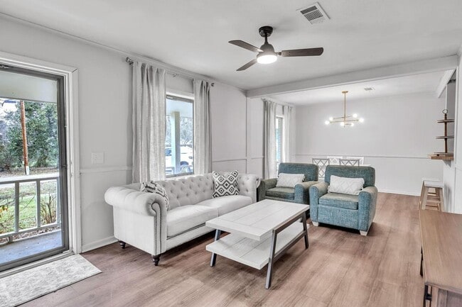 Photo - 305 Ward Dr House