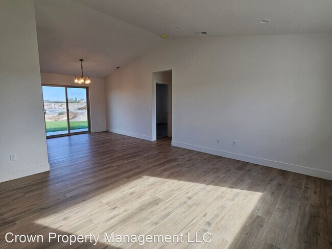 Foto del edificio - 3 br, 2 bath House - 10401 Silverbright Dr