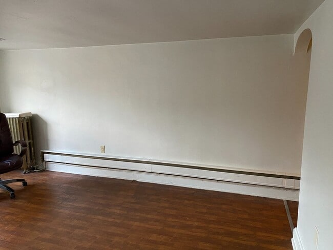 Building Photo - 137 N West