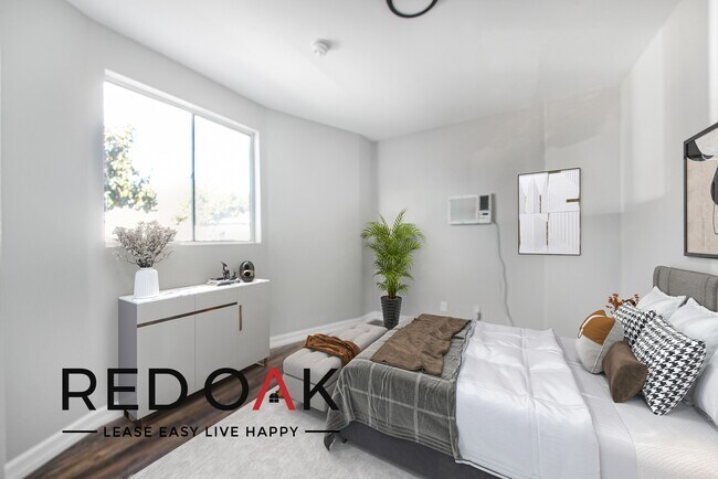 Building Photo - Unique, Stylish One Bedroom with Stainless...