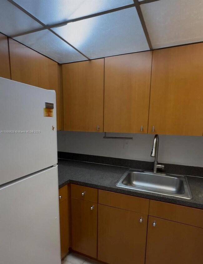 Foto del edificio - 2353 W 66th Pl