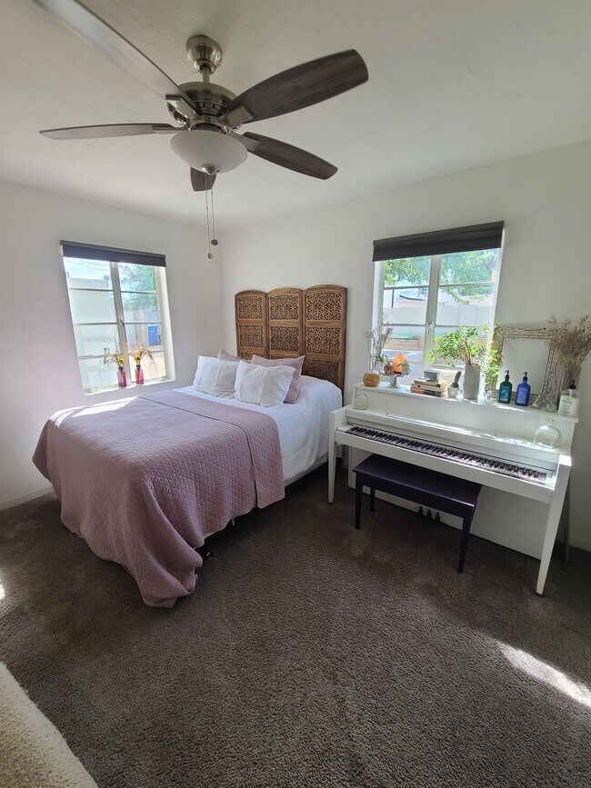 Foto del edificio - 1717 N Whittier Dr