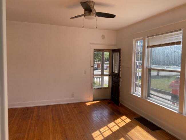 Foto del edificio - 160 S Church St