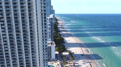 Building Photo - 16699 Collins Ave