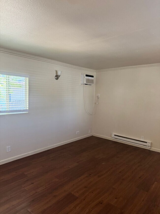 Foto del edificio - 1 BED/1 BATH IN REDDING