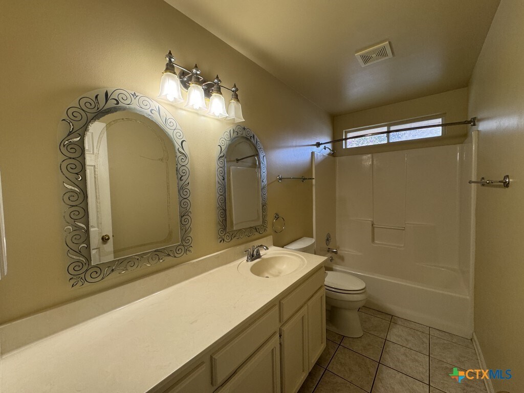Building Photo - 304 Ashland Creek