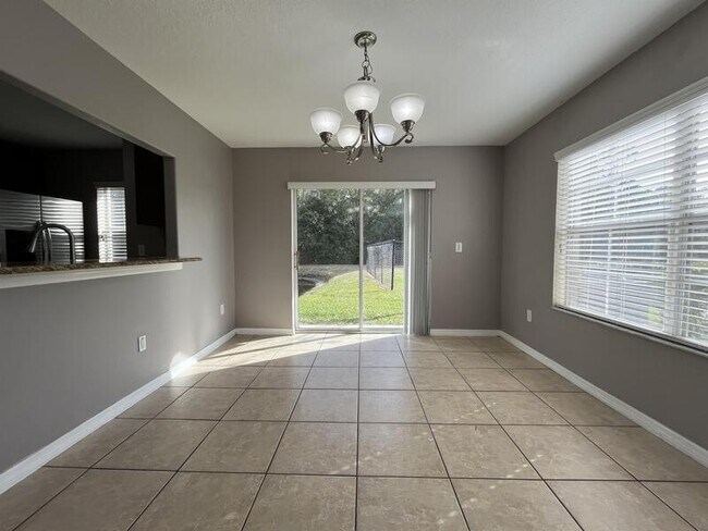 Building Photo - 420 Carina Cir