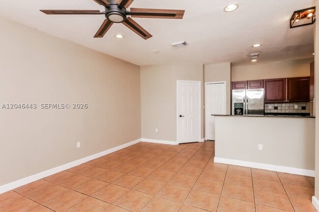 Foto del edificio - 11043 NW 48th Ln
