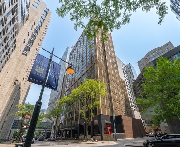Foto principal - 233 E Erie St