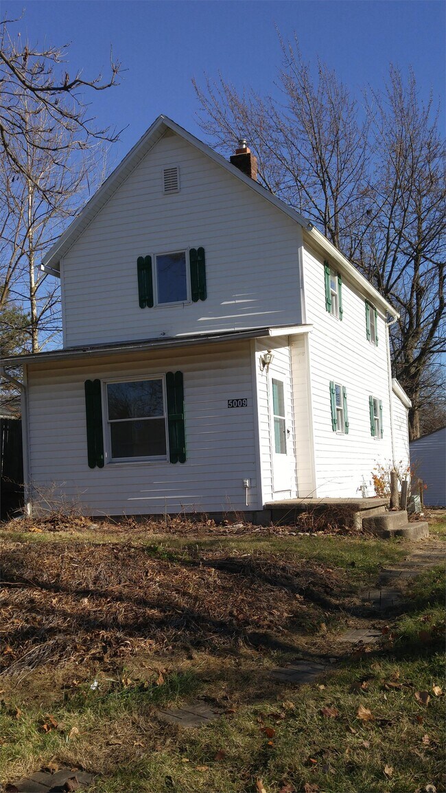 Building Photo - 5009 Hoagland Ave