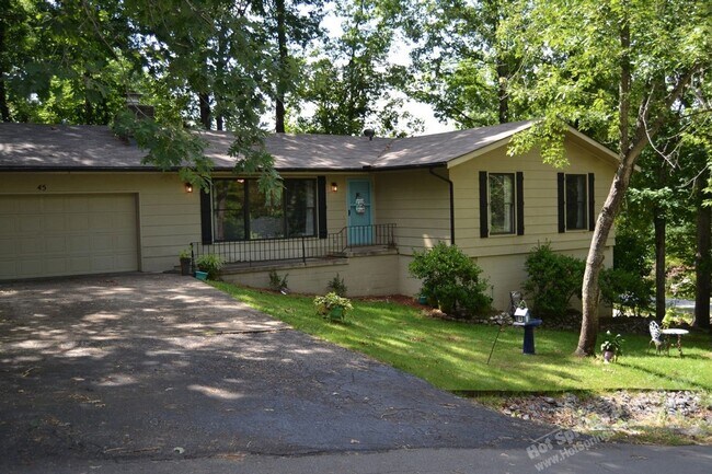 Foto del edificio - Lake DeSoto Area | Home |Unfurnished