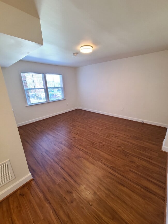 Photo - 617 Hamlin St NE Apartment