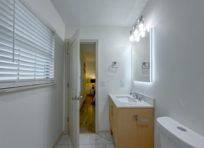 Foto del edificio - 2059 Little River Ln