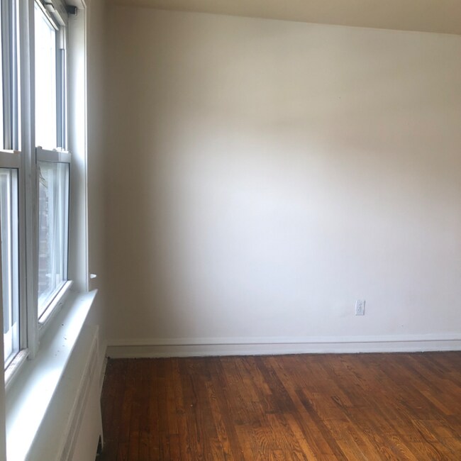 Building Photo - 1550 Lardner St