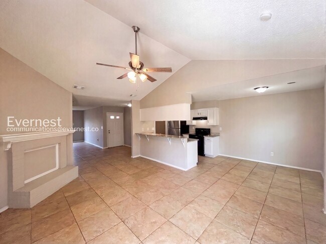 Foto del edificio - 6585 Fairwood Cove