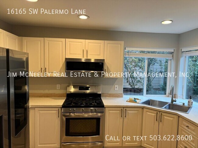 Building Photo - Available Now! 4 Bedroom / 2.5 Bath Home w...