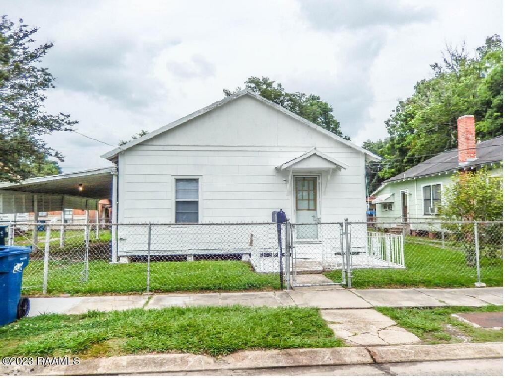 Primary Photo - 217 Sampson St