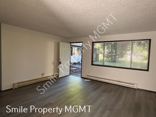 Foto del edificio - 8383 SE Brooklyn St