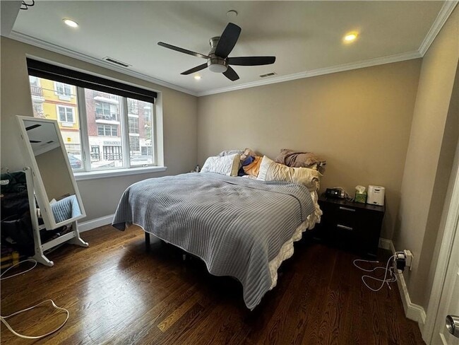 Building Photo - 1764 E 19th St