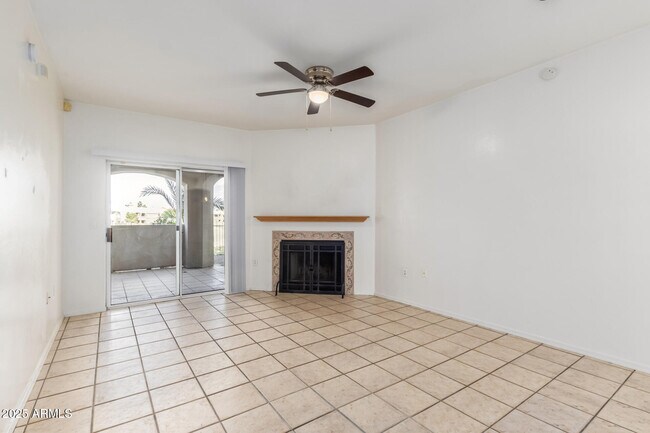 Foto del edificio - 10401 N 52ND St