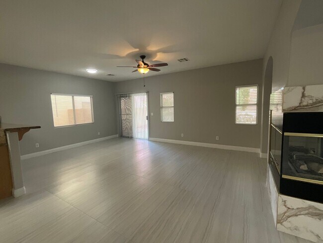 Foto del edificio - Nice 4br home, with 4th bedroom larger then the average, 3cg.