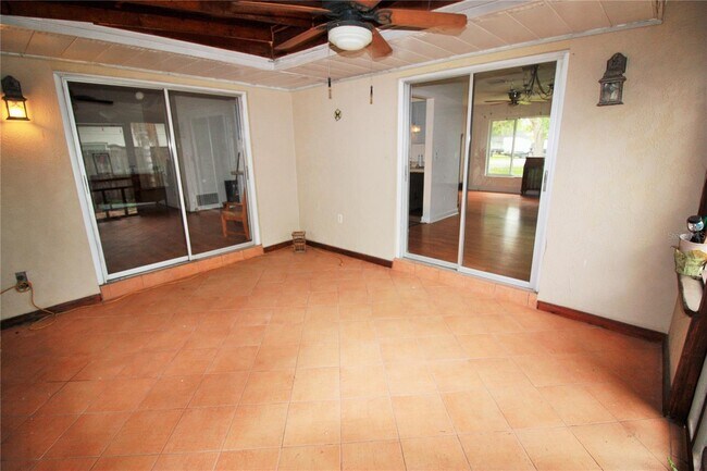 Foto del edificio - 328 E Highland St
