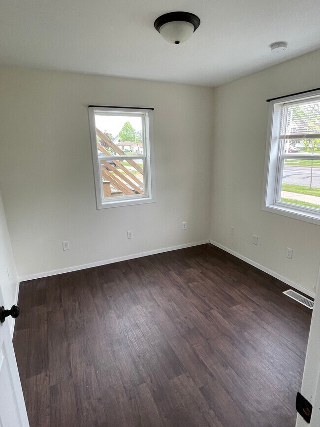 Foto del edificio - 1205 Hollister Ave
