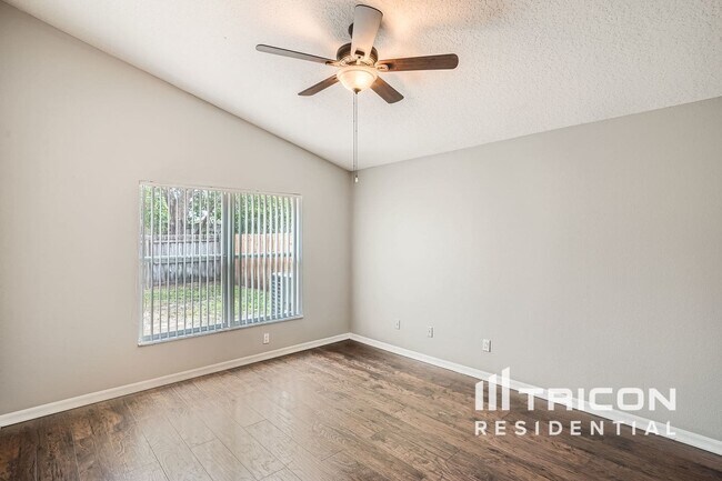 Foto del edificio - 7025 Colony Pointe Dr