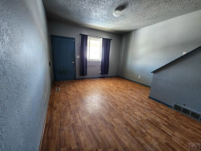 Foto del edificio - 1019 E Abriendo Ave