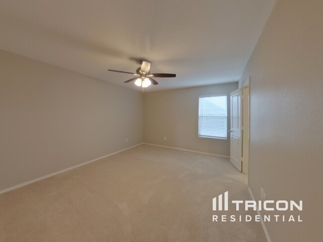 Foto del edificio - 3313 Turkey Trot Ln