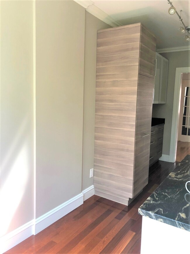 Building Photo - 145 Englewood Ave