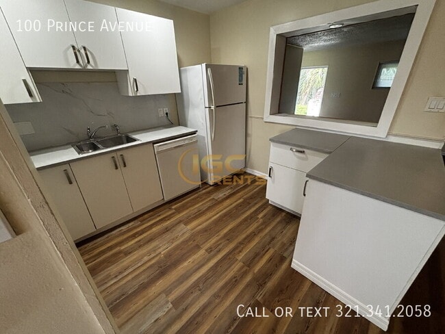 Foto del edificio - 100 Prince Ave