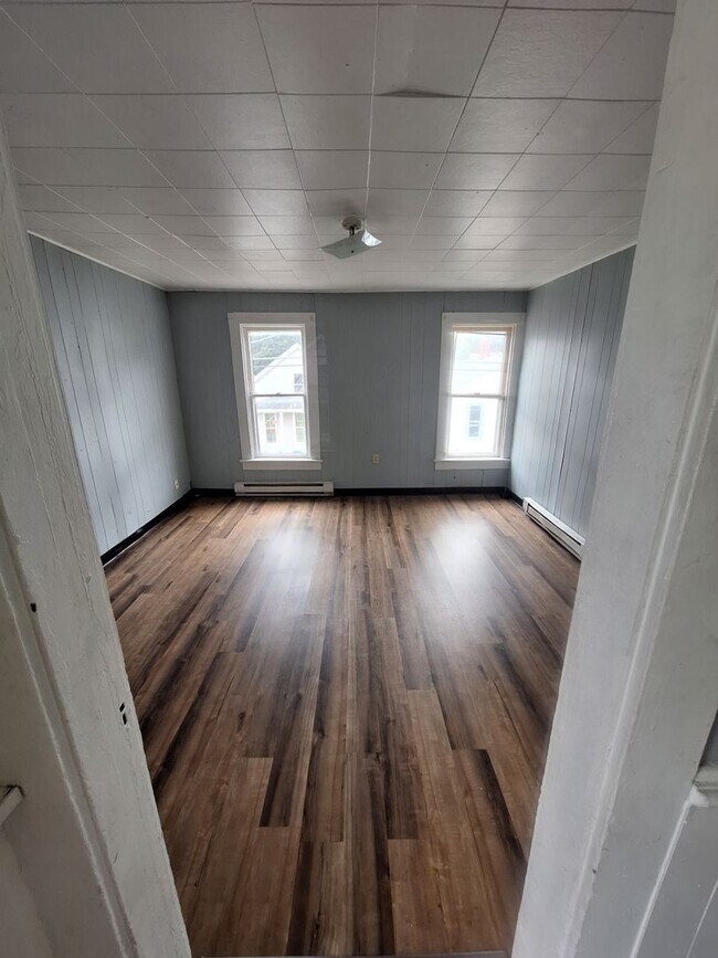 Building Photo - 520 W 17th Street