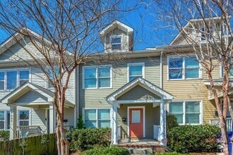 Building Photo - 1083 Park Ave